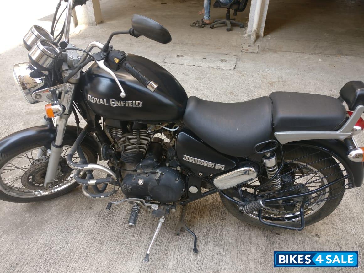 Matte Black Royal Enfield Thunderbird 350 Matte Black Royal Enfield Thunderbird 350