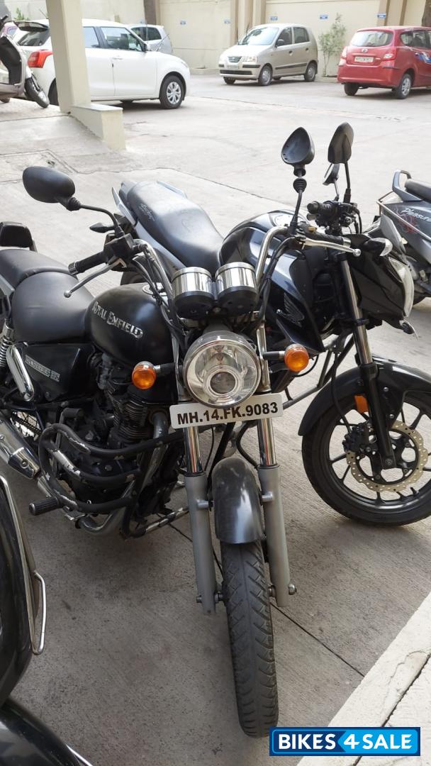 Matte Black Royal Enfield Thunderbird 350 Matte Black Royal Enfield Thunderbird 350