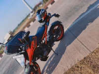 Electronic Orange KTM Duke 200