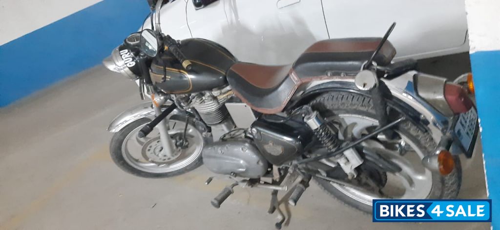 Black Royal Enfield Bullet Electra 5S