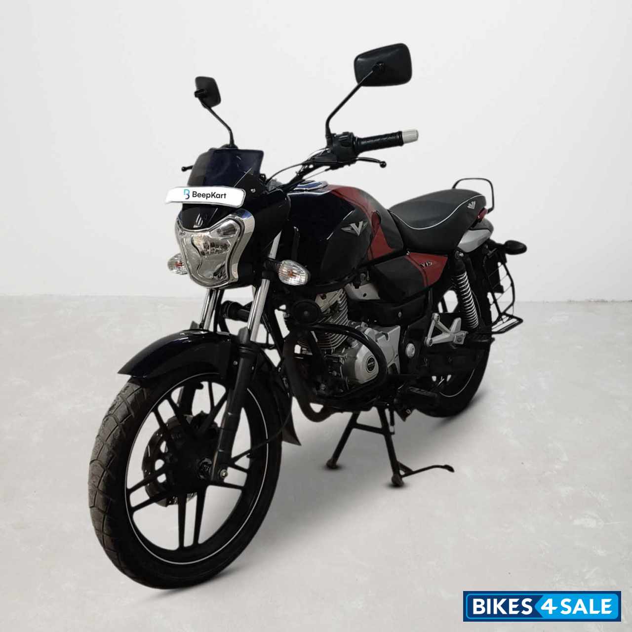 Bajaj V15