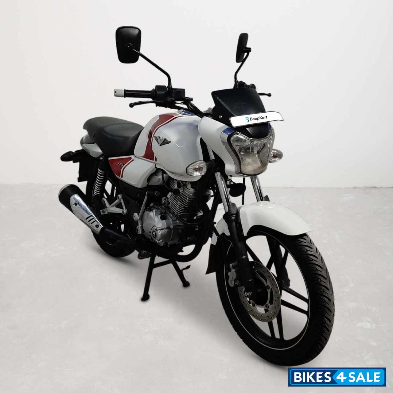 Bajaj V15