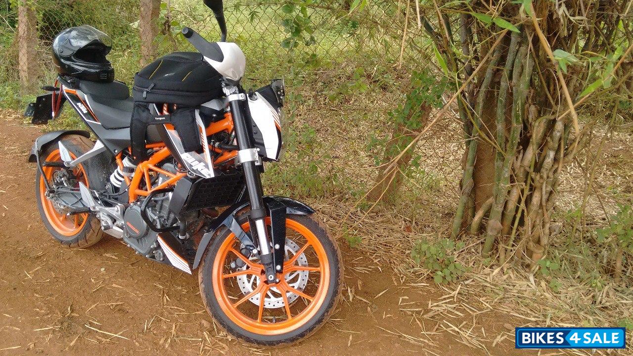 White KTM Duke 390