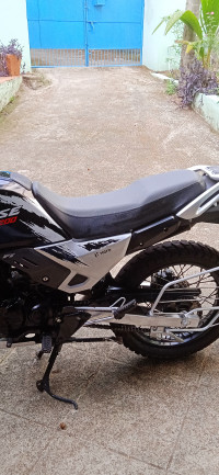 Black Hero XPulse 200