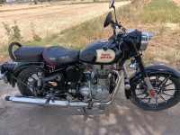 Black Royal Enfield Classic 350