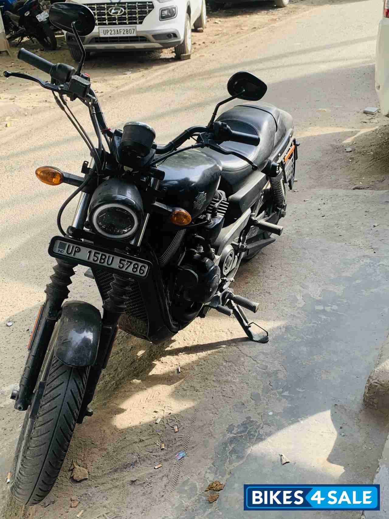 Black Harley Davidson Street 750