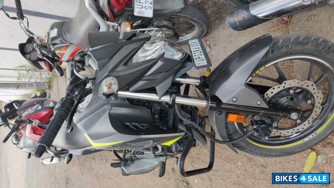 Honda CB Hornet 160R ABS