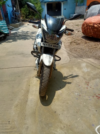 White TVS Apache RTR 180 Race Edition