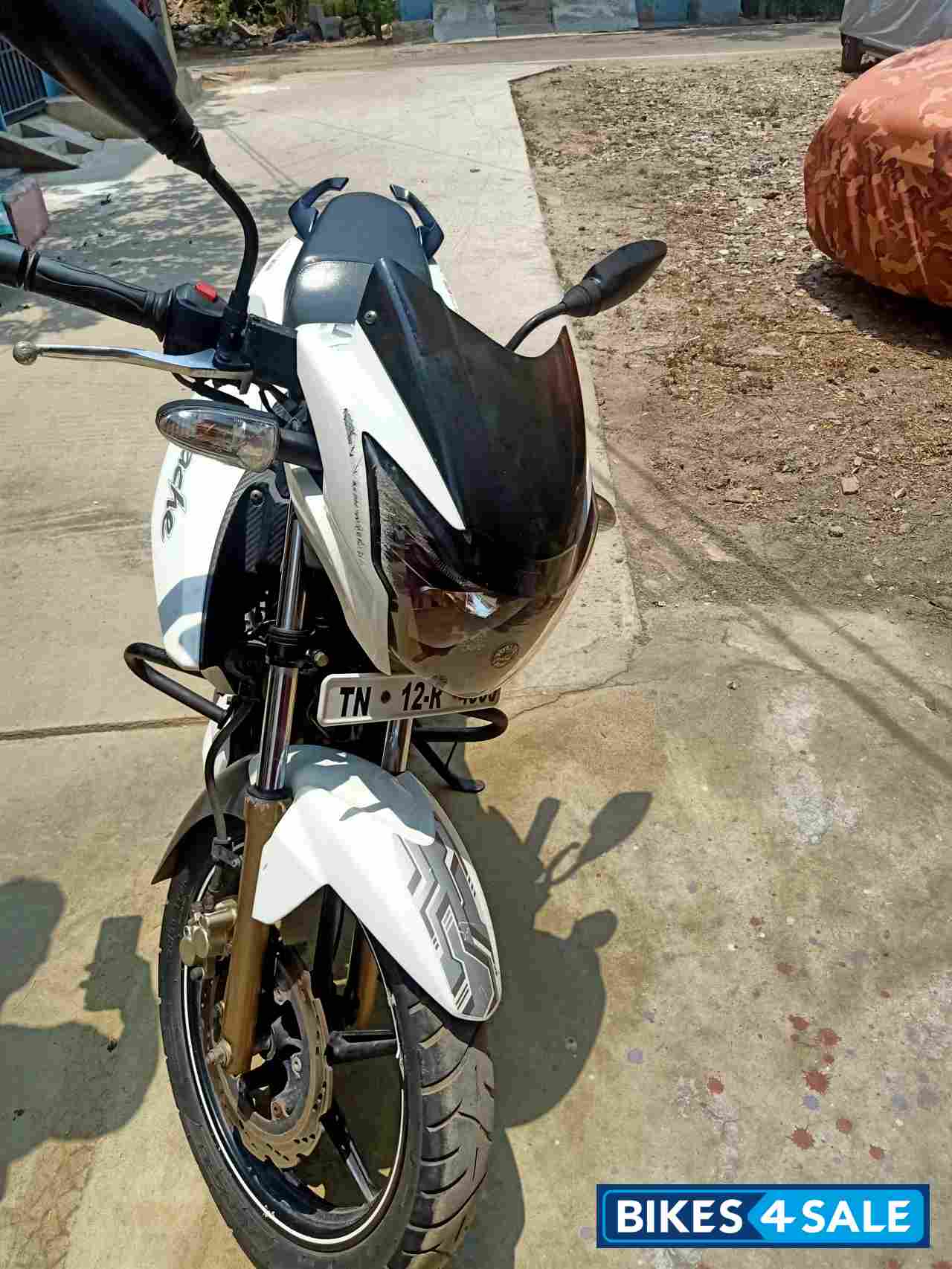 White TVS Apache RTR 180 Race Edition