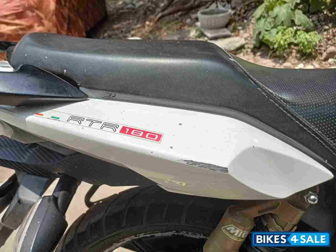 White TVS Apache RTR 180 Race Edition