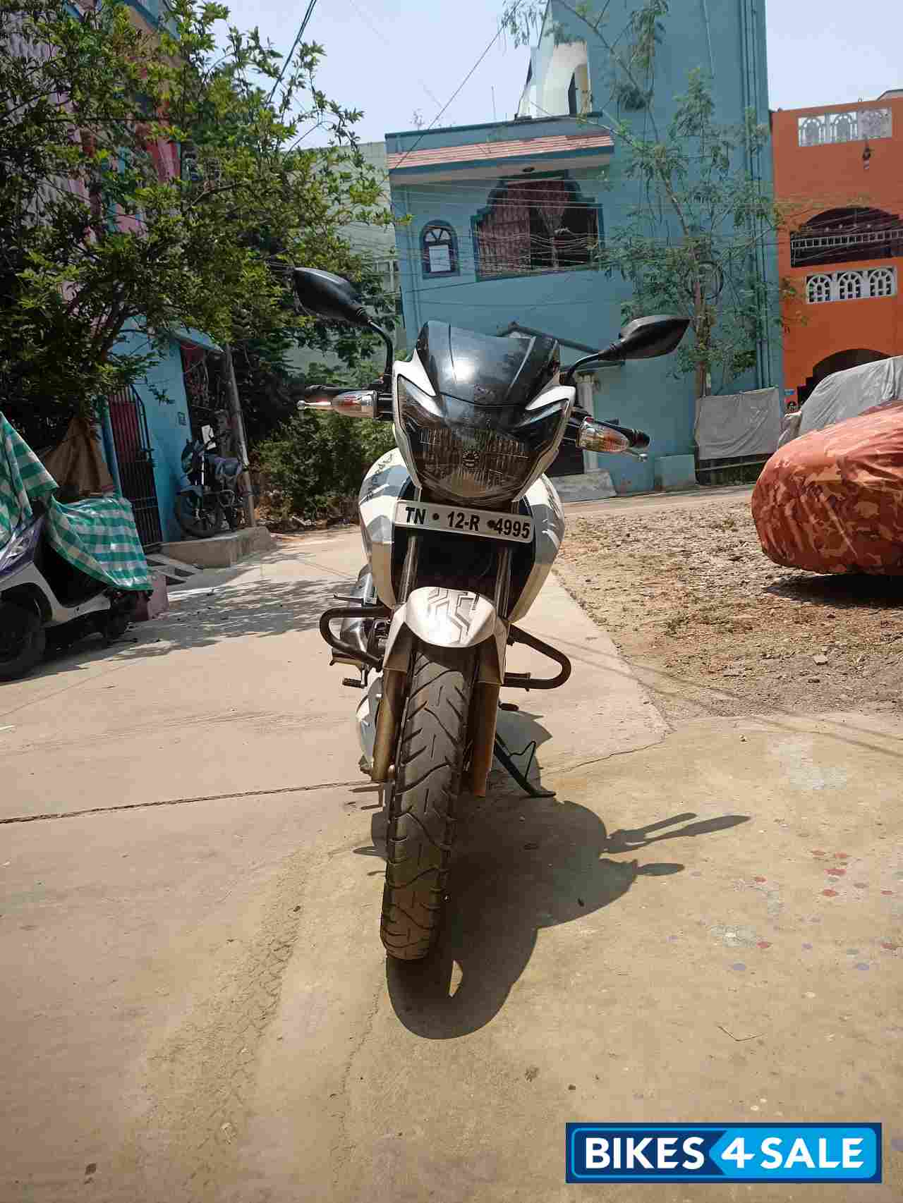 White TVS Apache RTR 180 Race Edition