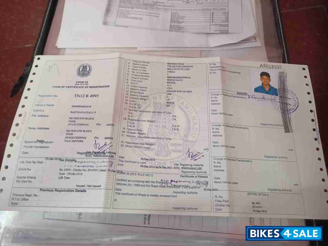 White TVS Apache RTR 180 Race Edition