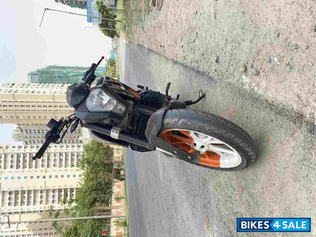 Black KTM Duke 390