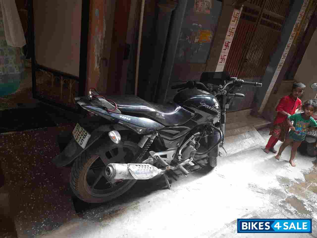 Black Bajaj Pulsar 180 DTSi