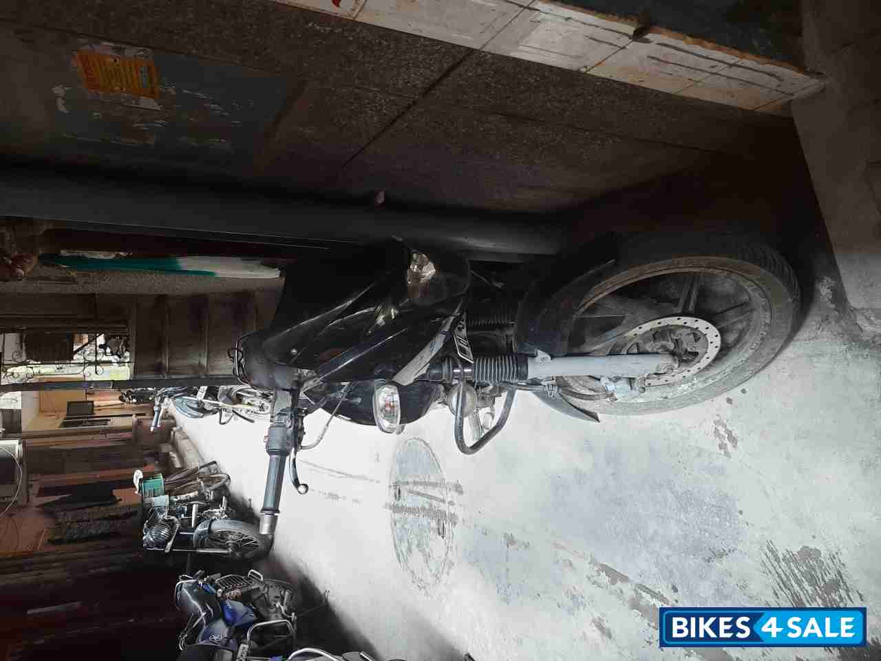 Black Bajaj Pulsar 180 DTSi