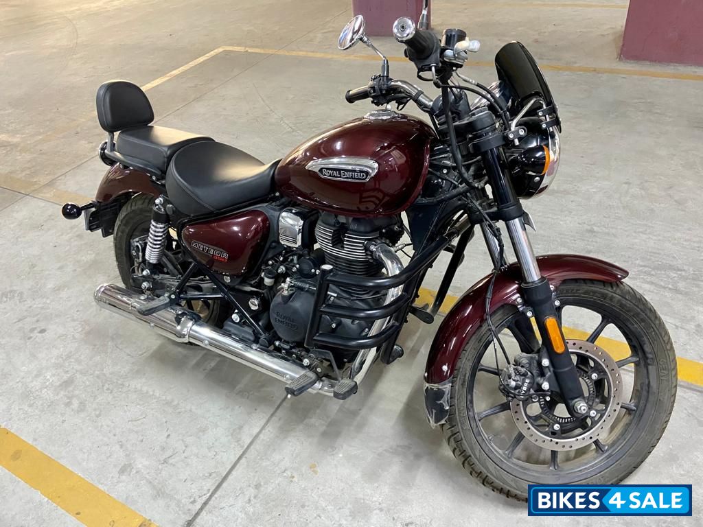 Red Royal Enfield Meteor 350 Stellar