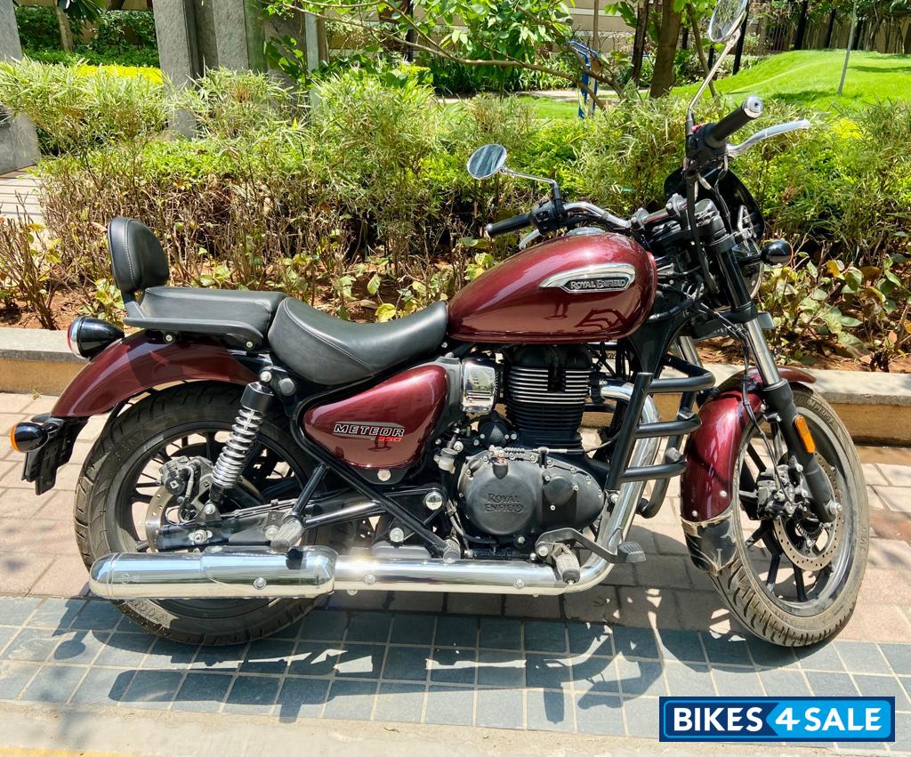 Red Royal Enfield Meteor 350 Stellar