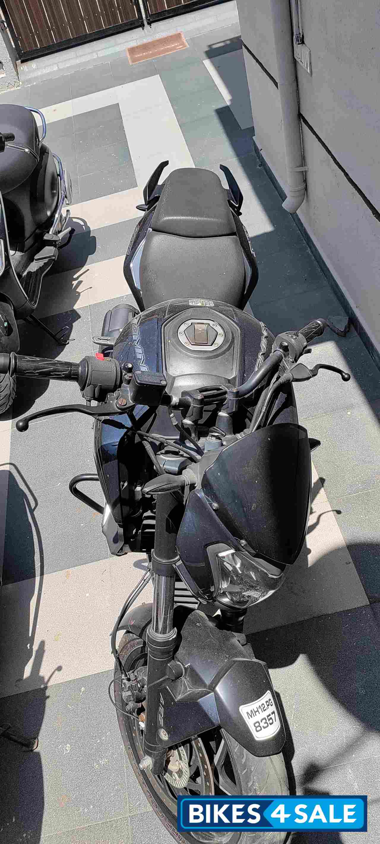 Midnight Blue Bajaj Dominar 400 Disc