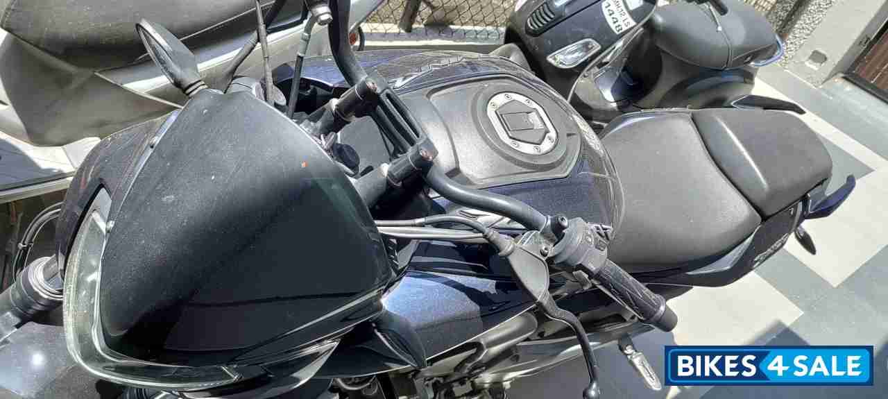 Midnight Blue Bajaj Dominar 400 Disc