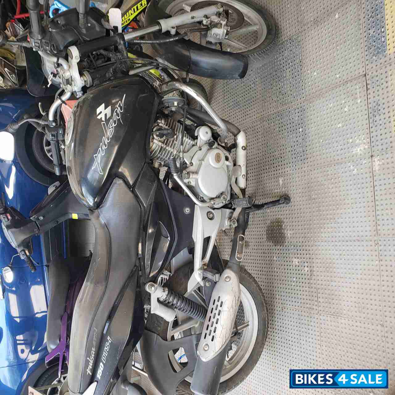 Black Bajaj Pulsar 150 DTSi