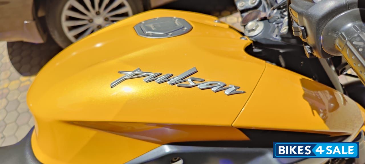 Bajaj Pulsar 200 NS