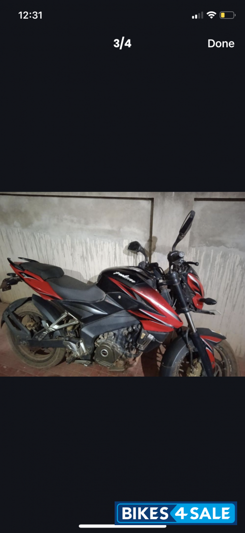 Red Bajaj Pulsar 200 NS