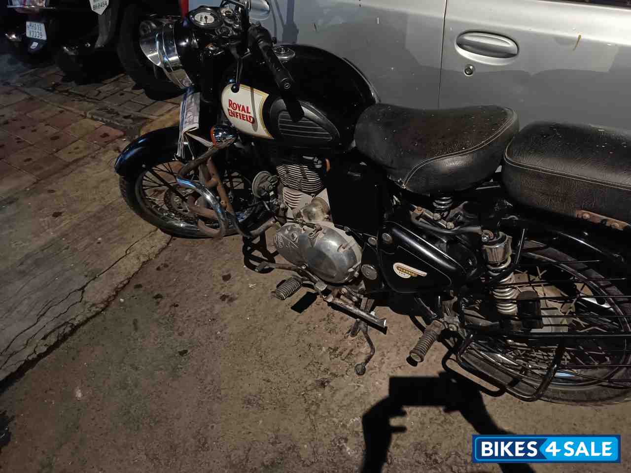 Black Royal Enfield Classic 350 Black Royal Enfield Classic 350