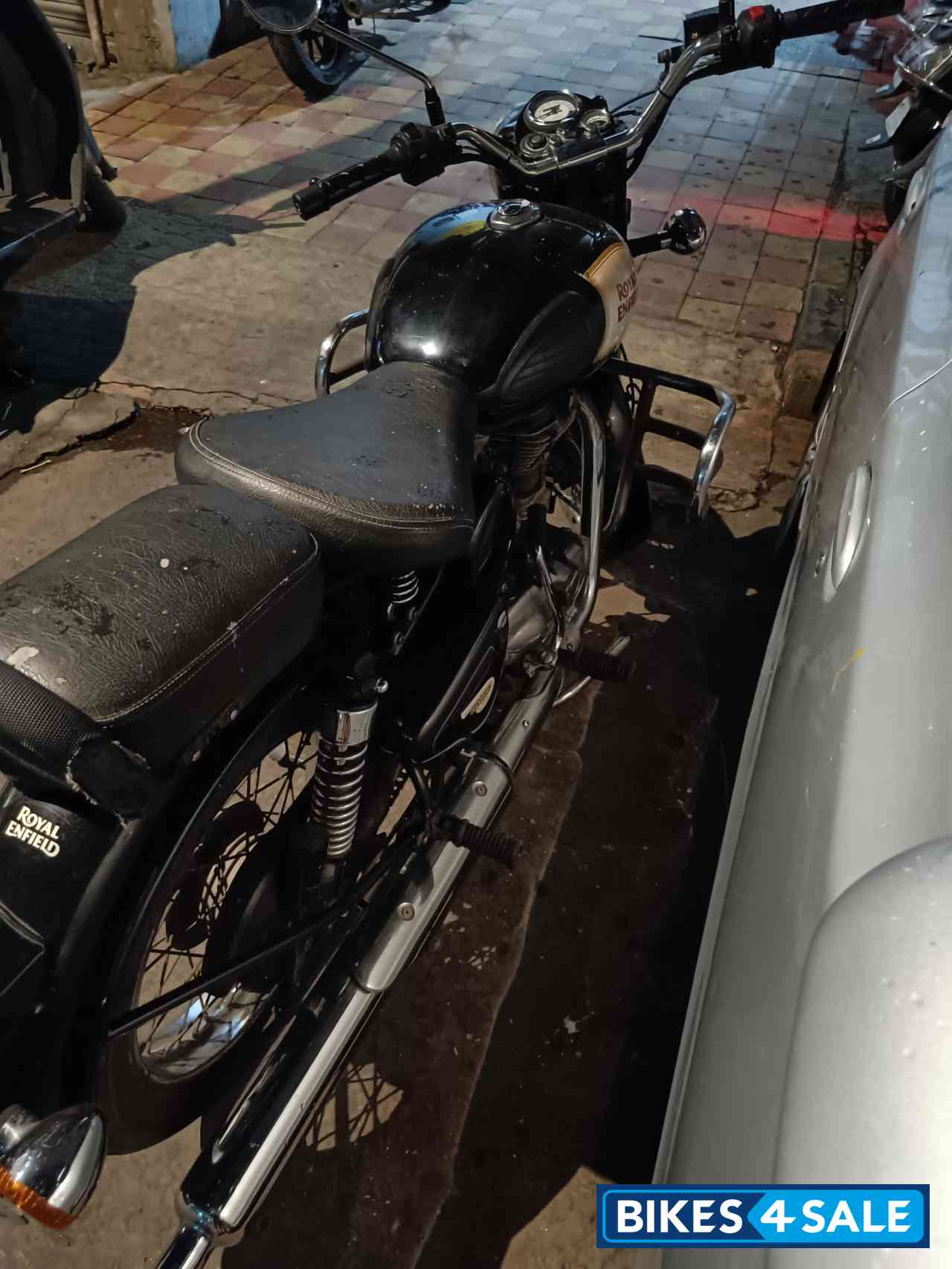 Black Royal Enfield Classic 350 Black Royal Enfield Classic 350