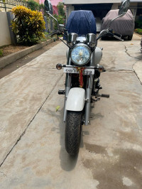 White Hyosung Aquila GV250