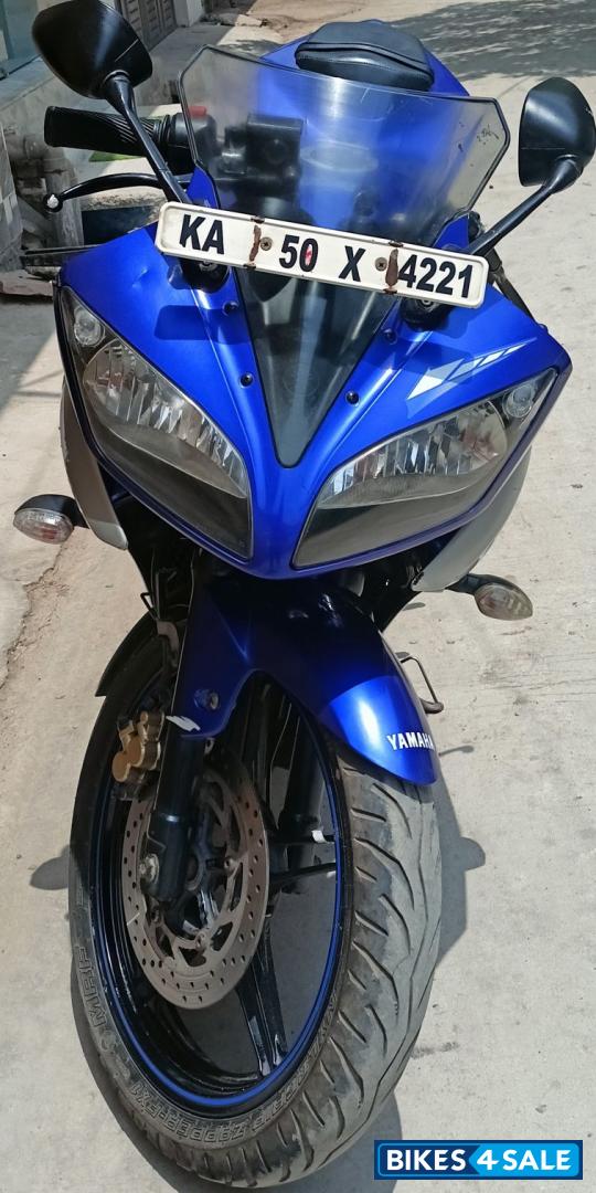 Blue Yamaha YZF R15 V2