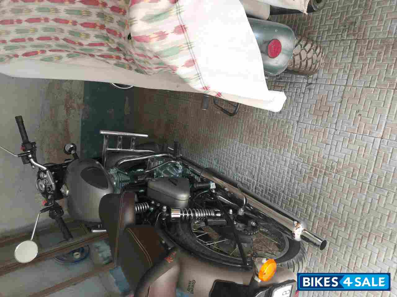 Gunmetal Grey Royal Enfield Classic Gunmetal Grey