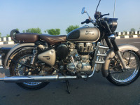 Gunmetal Grey Royal Enfield Classic Gunmetal Grey