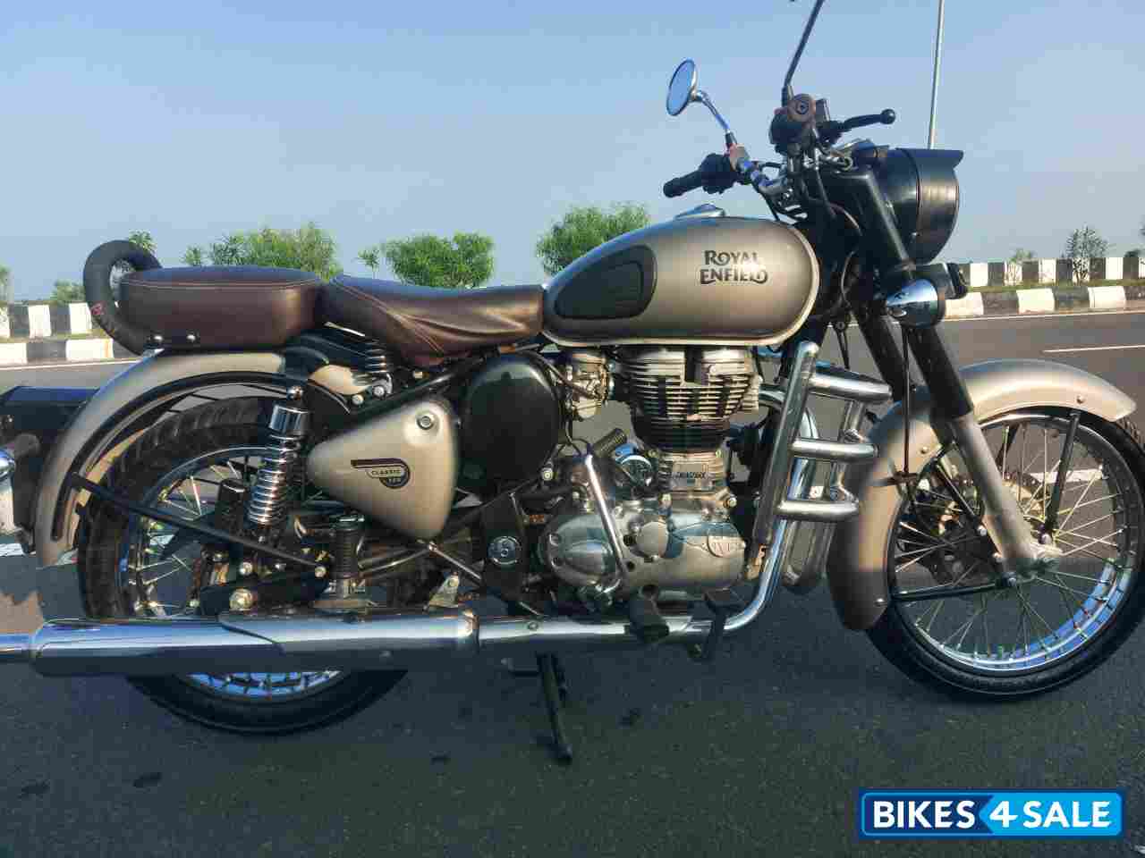 Gunmetal Grey Royal Enfield Classic Gunmetal Grey