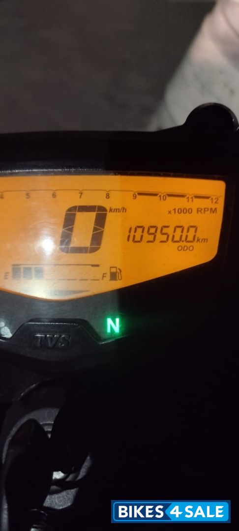 Black TVS Apache RTR 160