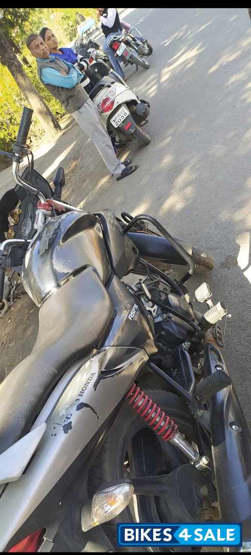 Black Hero Glamour 125