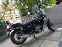 Black Bajaj Avenger 220 DTS-i