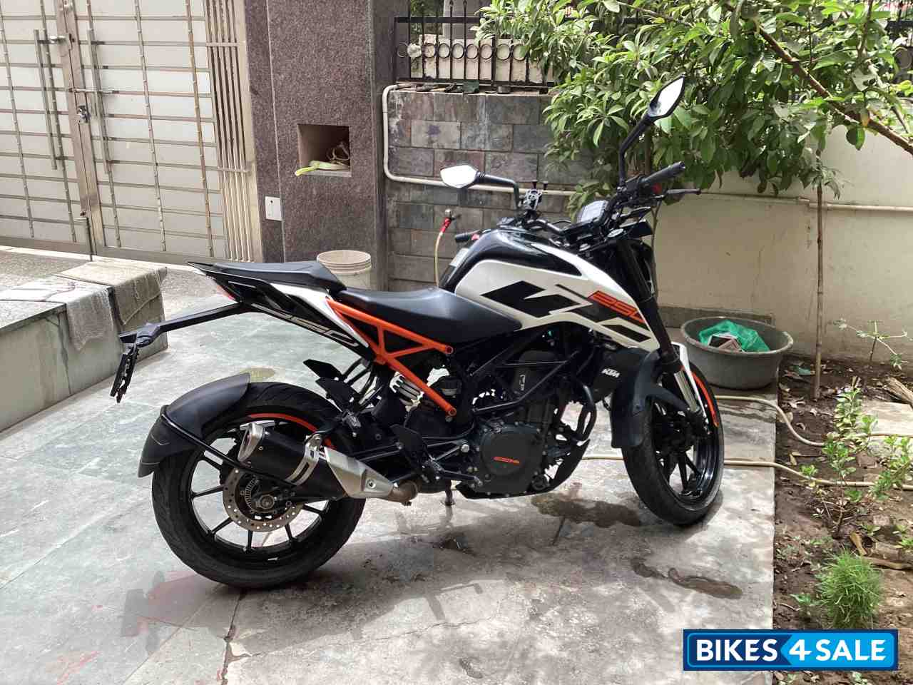 White KTM Duke 250