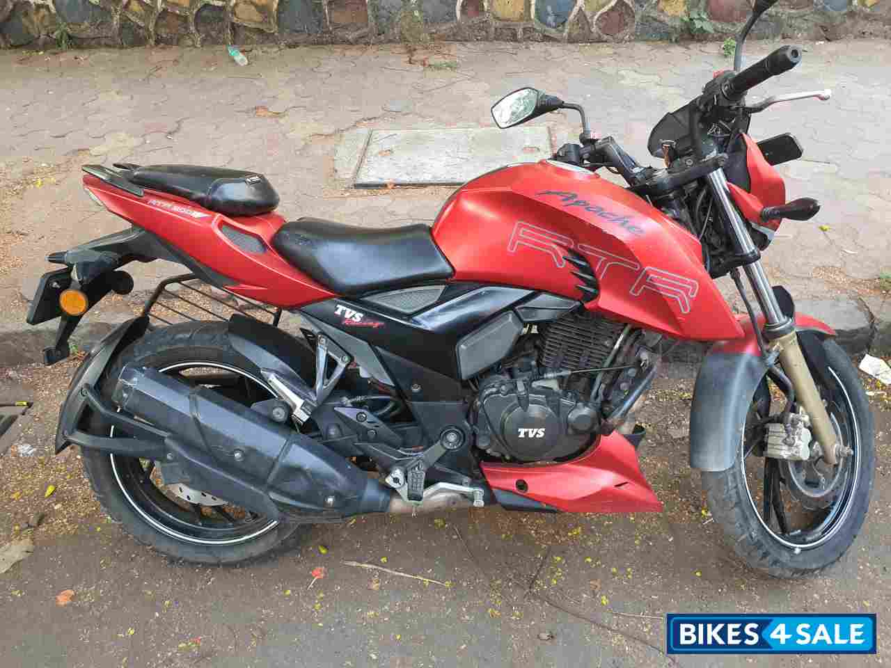 TVS Apache RTR 200 4V