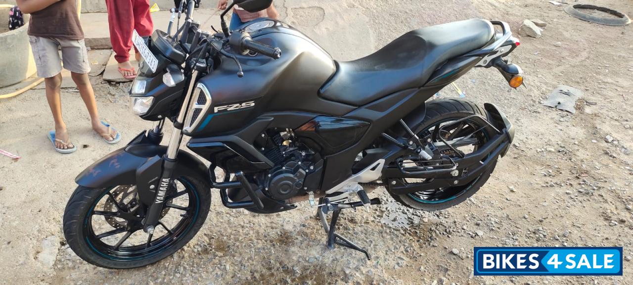 Matty Black Yamaha FZ-S FI V3