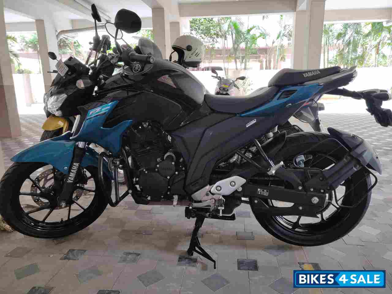 Yamaha FZ25