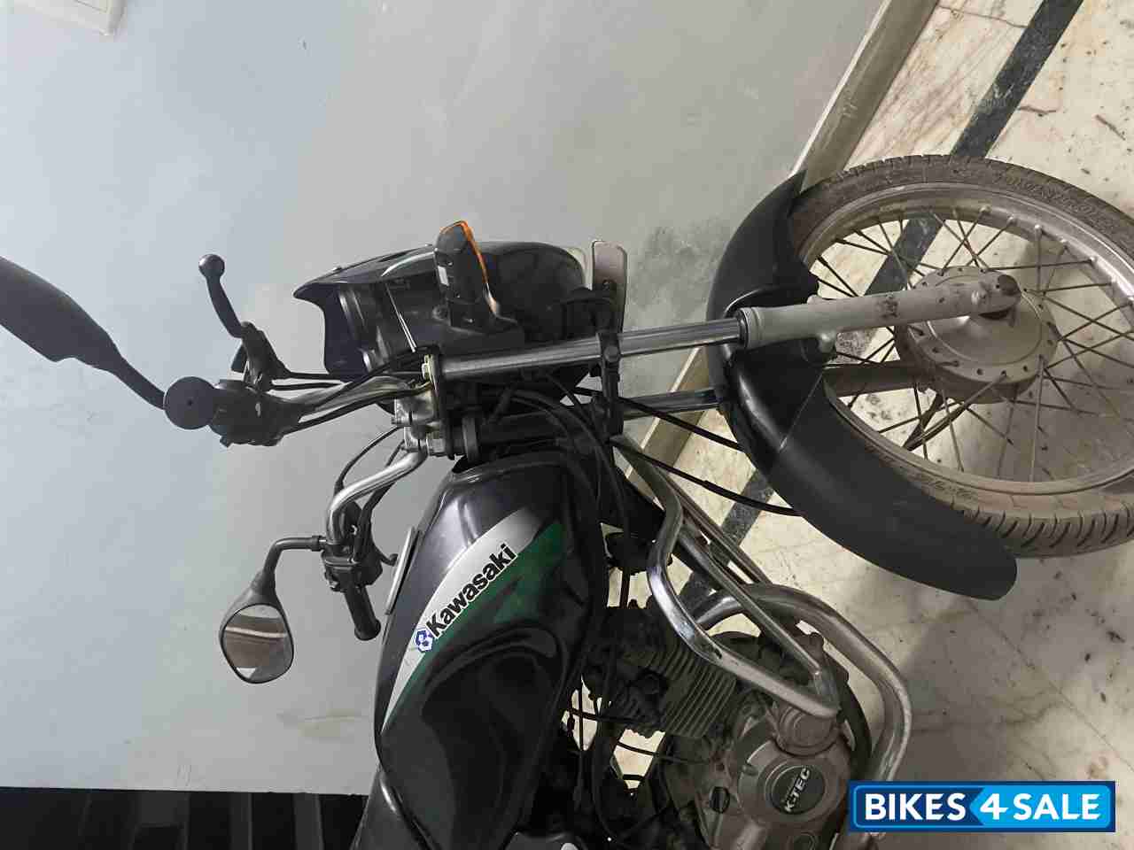 Black Bajaj Caliber Black Bajaj Caliber