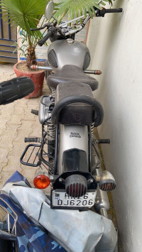 Gunmetal Grey Royal Enfield Classic 350