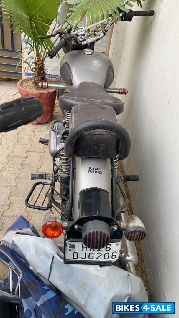 Gunmetal Grey Royal Enfield Classic 350