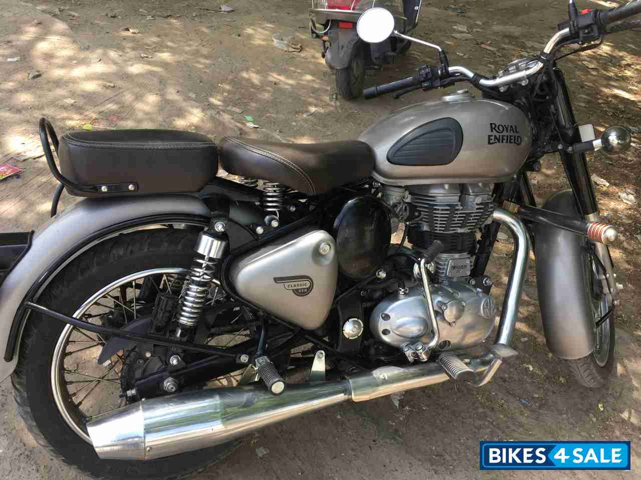 Gunmetal Grey Royal Enfield Classic 350