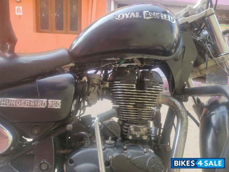 Black Royal Enfield Thunderbird 350