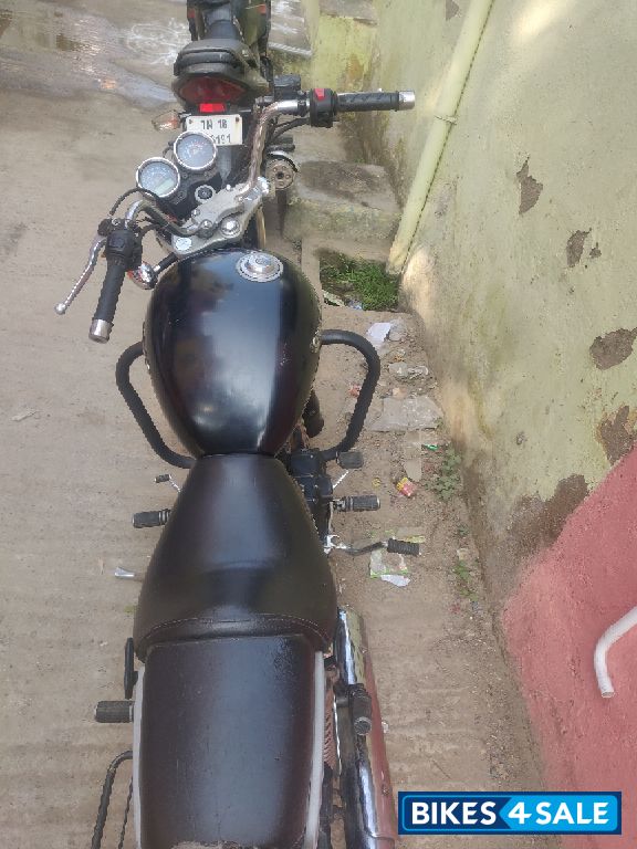 Black Royal Enfield Thunderbird 350