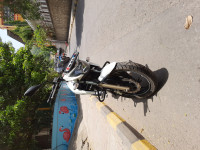 White TVS Apache RTR 200 4V