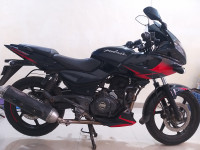 Bajaj Pulsar 220F