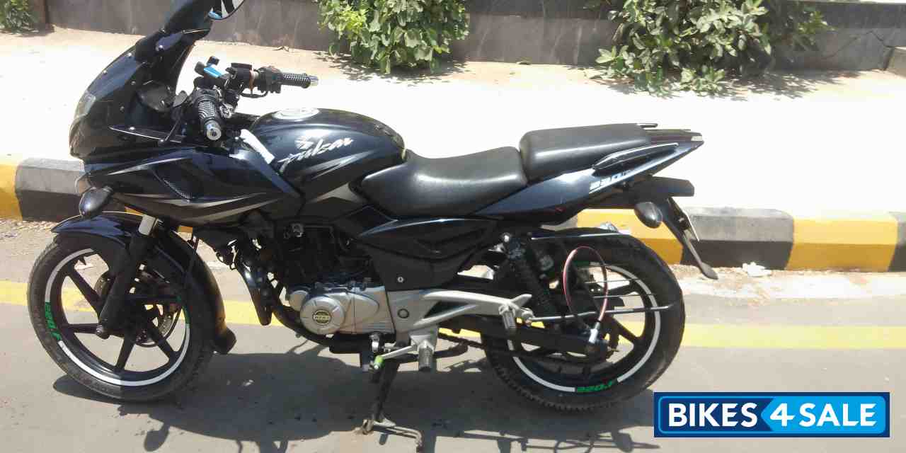 Bajaj Pulsar 220 DTSFi