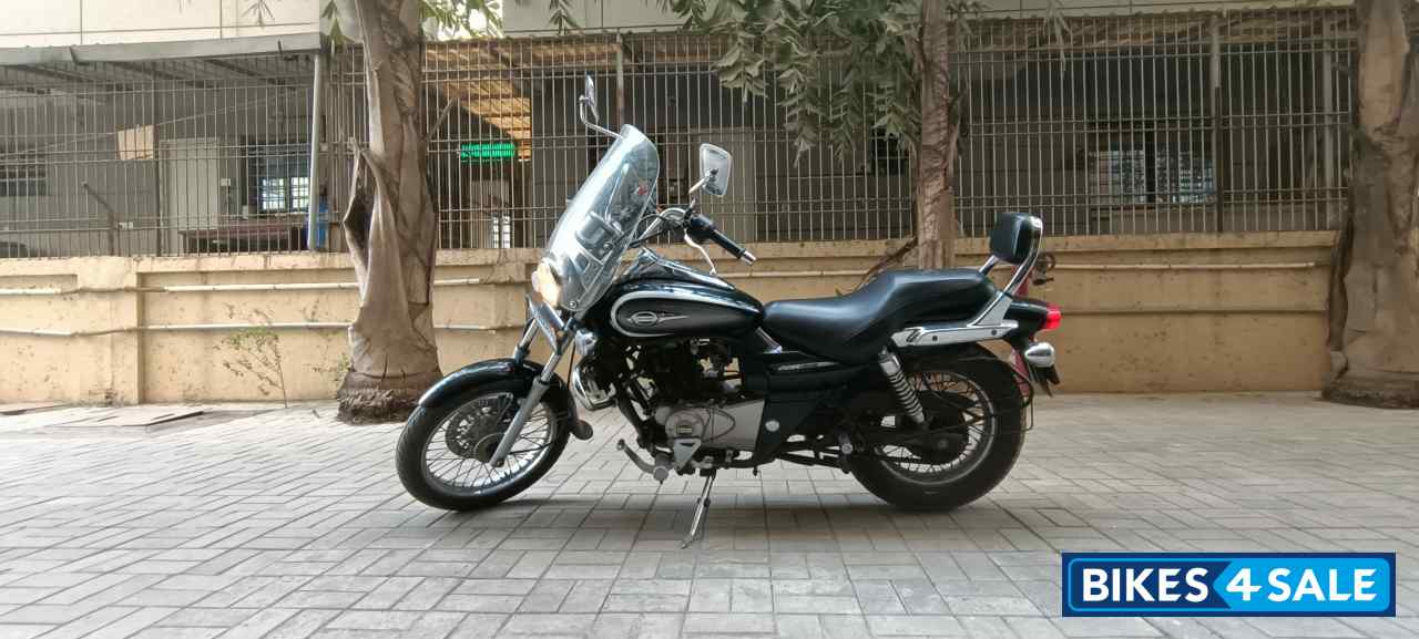 Black, Chrome Bajaj Avenger Cruise 220